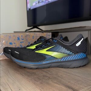Brooks Adrenaline GTS 22 Black and Blue Running Shoes